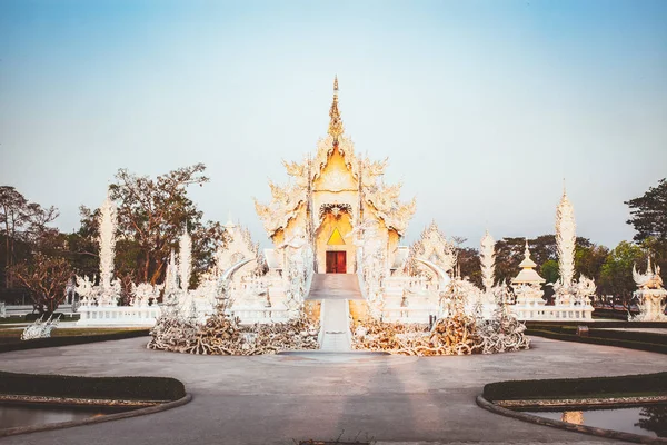 Wat Rong Khun El famoso Templo Blanco en Chiang Rai, Tailandia —  Fotos de Stock