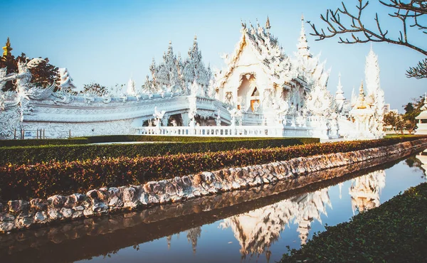 Ват Жун Кхун Знаменитый Белый Храм в Чианграе, Таиланд — стоковое фото