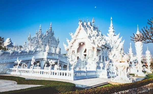 Wat Rong Khun Kuuluisa valkoinen temppeli Chiang Rai, Thaimaa — kuvapankkivalokuva