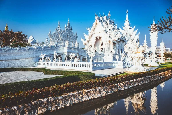 ВАТ Ронг Хун знаменитий білий храм в Чіанг Рай, Таїланд — стокове фото