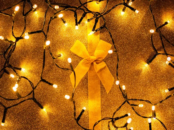 Kerstverlichting op een geschenk doos — Stockfoto