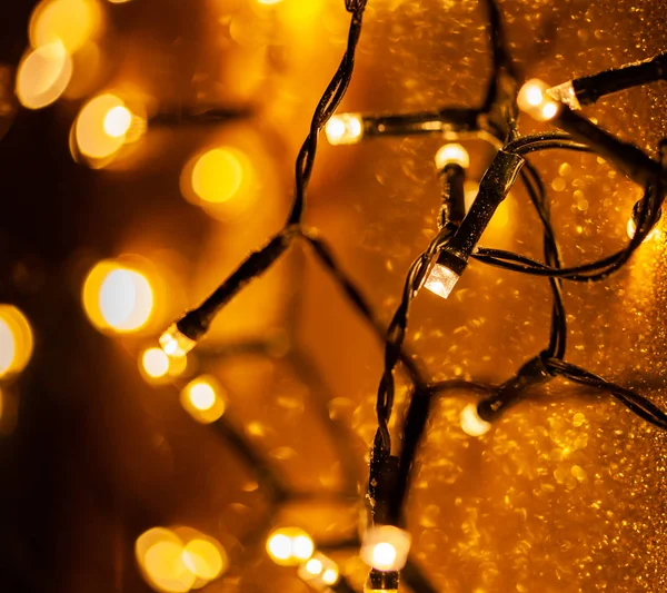 Luzes de Natal em uma caixa de presente — Fotografia de Stock