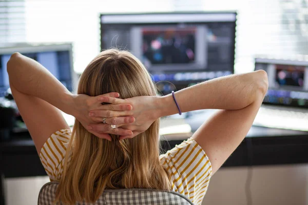 Woman Daydreaming While Working Laptop Home Office Social Media Influence — Stock Photo, Image