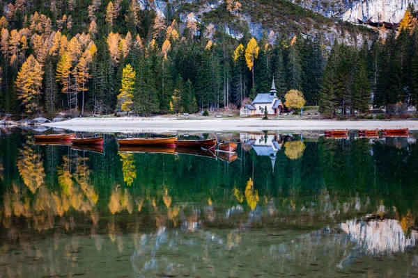 Lake Lago Lago Braies Dolomites Mountains Sudtirol Italy — стоковое фото