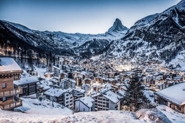 Zermatt 'tan Matterhorn zirvesine inanılmaz bir manzara