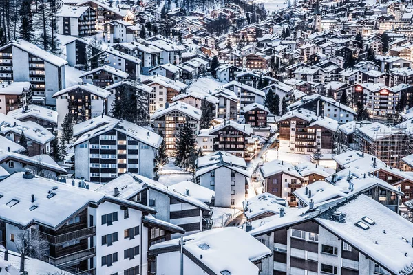 Zermatt 'tan Matterhorn zirvesine inanılmaz bir manzara