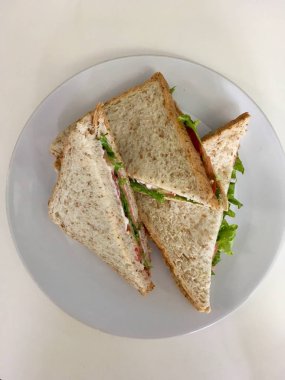 Çok iyi bir kahvaltı sandviç mi 