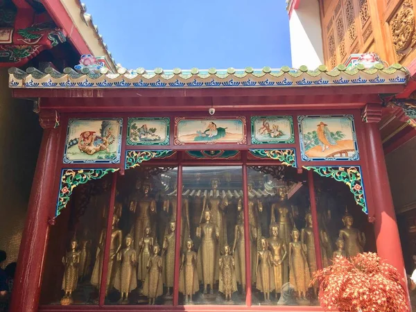 Több Buddha Kép Üvegszekrény Dragon Kammalawat Temple Wat Lengnoeiyi Kínai — Stock Fotó