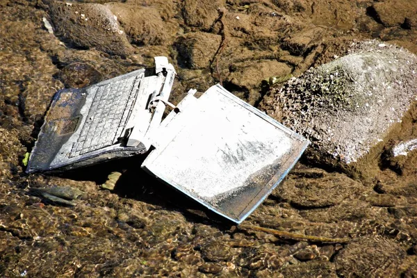 Laptop River Carelessly Discarded Items Pollute Environment Cause Problems All — Stock Photo, Image