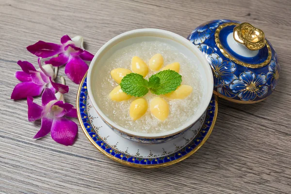 Bird nest soup