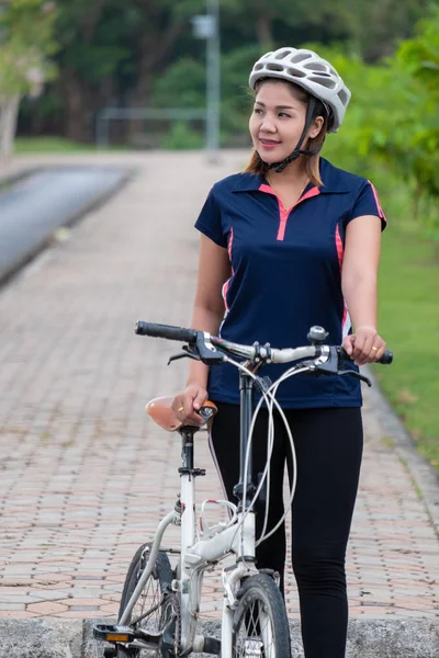 spor kadın ve bisiklet