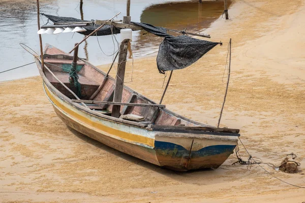 Os barcos de pesca estacionados no porto — Fotografia de Stock