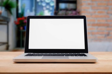 Boş ahşap masa uzay platform ve bulanık kahve dükkanı nerede çalışma ve ürün için yer arka plan toplantı montaj görüntülemek. 