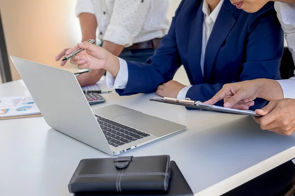 Socios Start Están Trabajando Ropa Casual Discutiendo Las Ideas Para — Foto de Stock