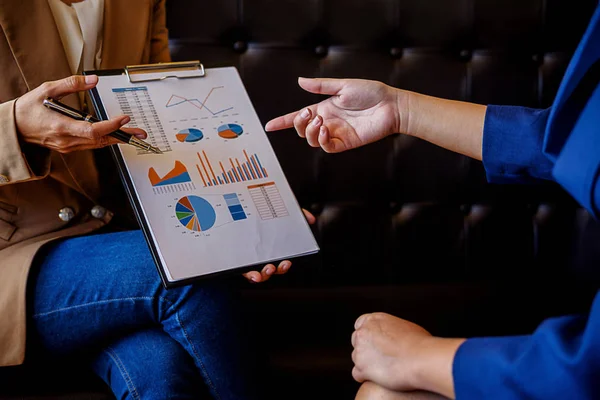 Business Concept Business People Discussing Charts Graphs Showing Results Successful — Stock Photo, Image