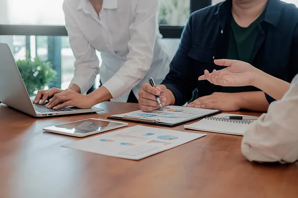 Start Partners Working Casual Clothes Discussing Ideas New Strategy Development — Stock Photo, Image