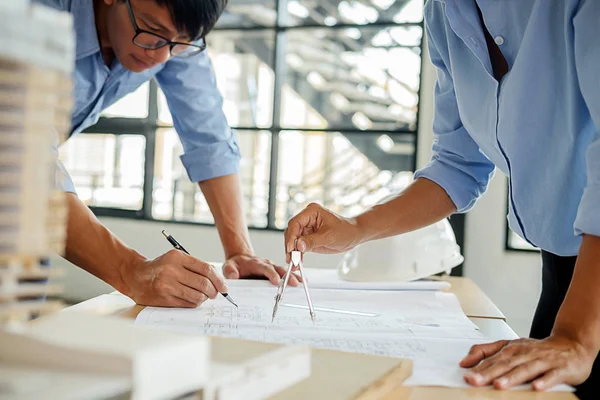 Arquiteto Engenheiro Design Trabalhando Conceito Planejamento Plantas Conceito Construção — Fotografia de Stock