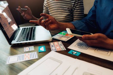 Uygulama planlaması ve şablon düzeni, cep telefonu için çerçeve geliştirme yaratıcı Web Tasarımcısı. Kullanıcı deneyimi (Ux) kavramı.