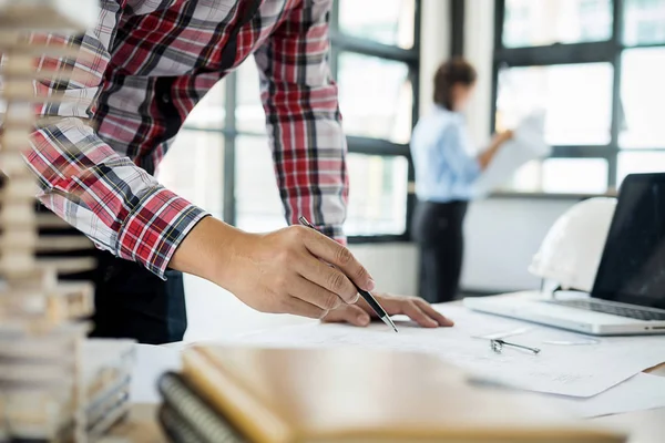 Arkitekt Ingenjör Design Arbetar Med Planeringskoncept För Ritningar Konstruktionskoncept — Stockfoto