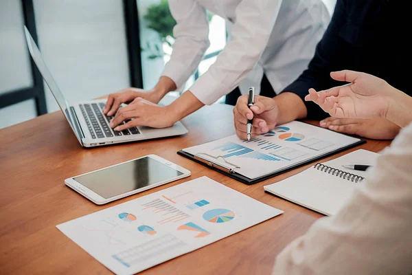 Socios Start Están Trabajando Ropa Casual Discutiendo Las Ideas Para — Foto de Stock