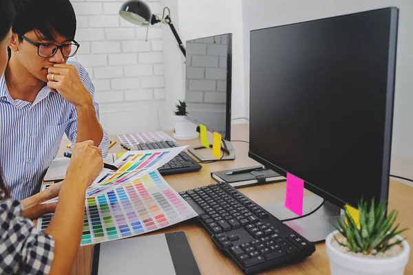 Graphic Design Color Swatches Tablet Desk Graphic Designer Drawing Something — Stock Photo, Image