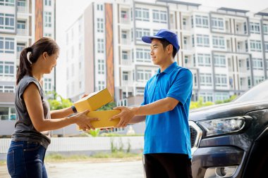 Sürücü koltuğu ambar dışında parsel ile Van sürüş teslimat