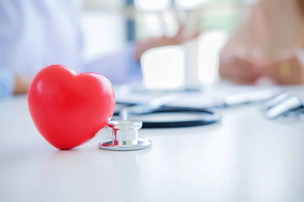 Červené Srdce Stetoskop Koncepce Zdravotnictví — Stock fotografie
