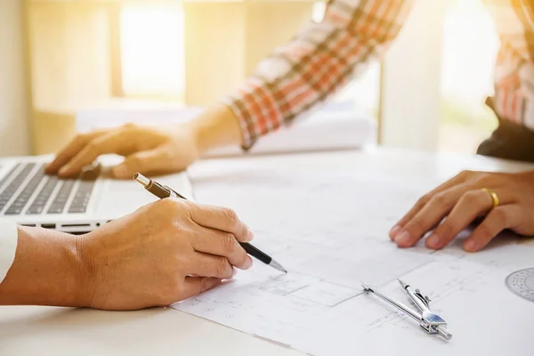 Engineers Discuss Blueprint While Checking Information Tablet Computer Office — Stock Photo, Image