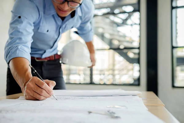 Arquiteto Engenheiro Design Trabalhando Conceito Planejamento Plantas Conceito Construção — Fotografia de Stock