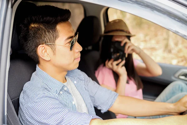 Young Couple Driving Car Traveler Travel Concept — Stock Photo, Image