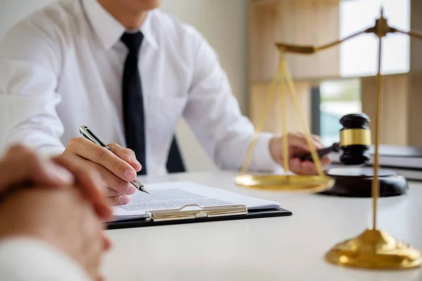 Justice Law Concept Legal Counsel Presents Client Signed Contract Gavel — Stock Photo, Image