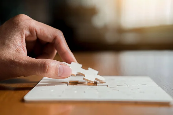 Business woman hands connecting jigsaw puzzle. Business solution — Stock Photo, Image