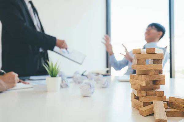 Solução de problemas Negócios não pode parar o efeito de dominós continua — Fotografia de Stock