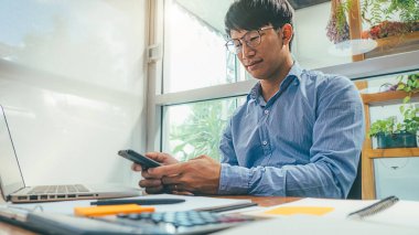 Güzel Asya İşletmeleri Bilgisayarı Ev Bilgisayarından Kullanarak Çalışıyor