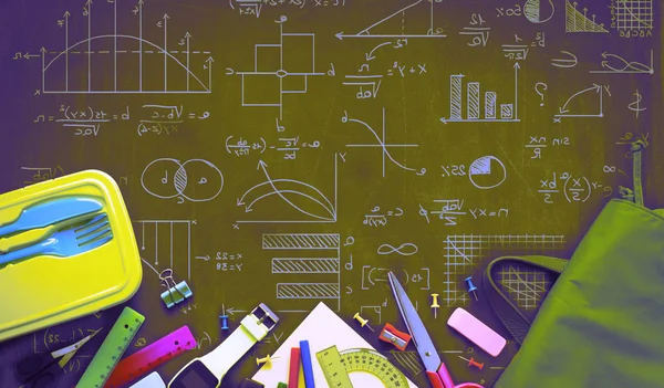 Sürrealizm afiş geri okul apple sırt çantası Kırtasiye siyah arka plan üzerine kavram. Üstten görünüm düz yatıyordu