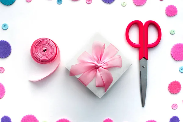 Colored Confetti Gift Box Bow Ribbon Satin Scissors White Background — Stock Photo, Image