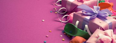 Festival afiş arka plan Mor malzeme renkli balonlar flamalar konfeti. En iyi görünüm düz yatıyordu kopya alanı