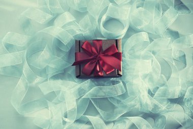 Soyut dokulu gri arka plan Şerit bukleler üst görünüm