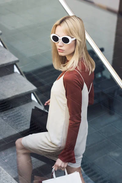 High Angle View Stylish Young Woman Sunglasses Holding Shopping Bags — Stock Photo, Image