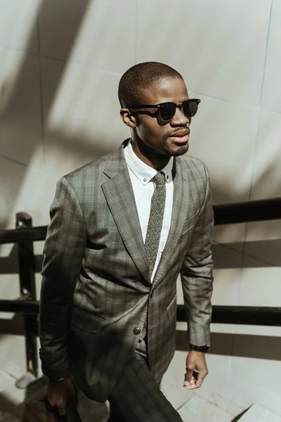 Young African American Businessman Wearing Suit Sunglasses — Stock Photo, Image