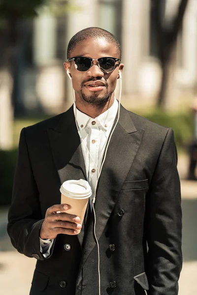 Stylish Businessman Wearing White Shirt Jacket Listening Music Holding Coffee — Stock Photo, Image