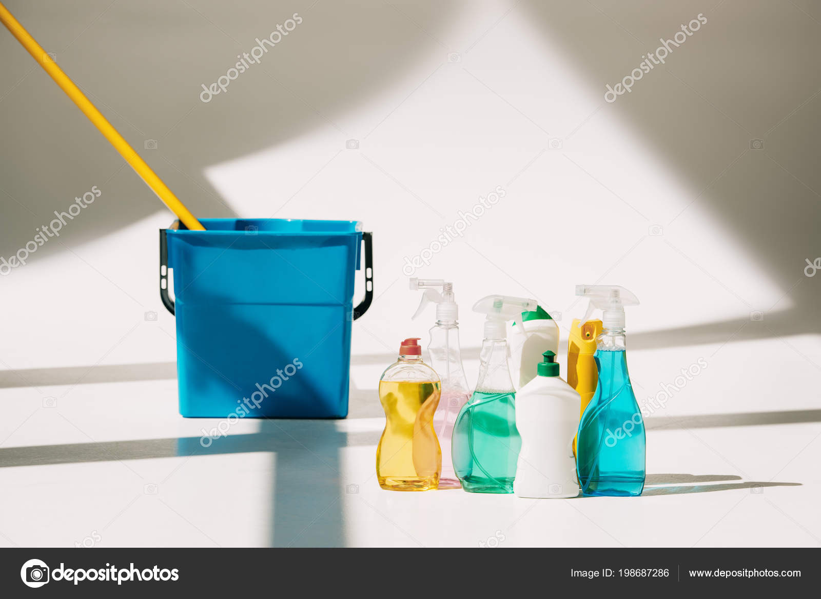 CLEANING EQUIPMENT & SUPPLIES, Mop Buckets