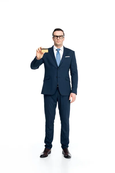Full Längd Syn Seriös Affärsman Kostym Och Glasögon Håller Kreditkort — Stockfoto