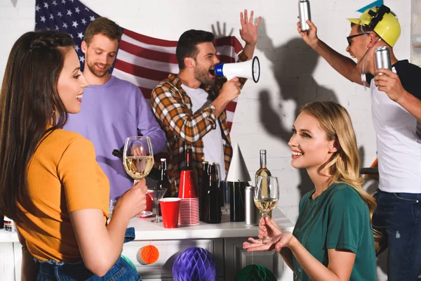 Smiling Young Male Female Friends Drinking Wine Beer While Partying — Stock Photo, Image
