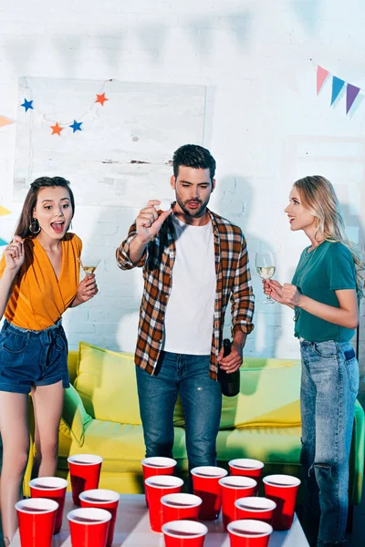 Cheerful Young Friends Having Fun Playing Beer Pong Home Party — Stock Photo, Image