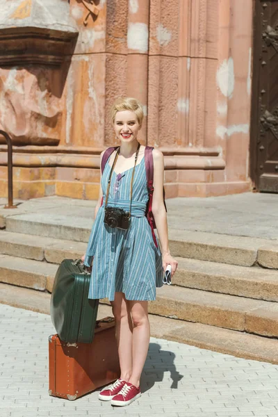 Kamera ve vintage güzel turistik seyahat çantaları