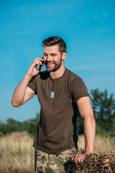 Smiling Soldier Military Uniform Talking Smartphone Range — Stock Photo, Image