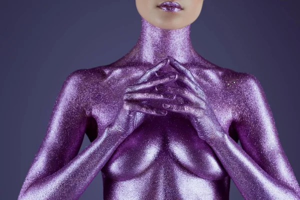 Beskuren Bild Fashionabla Flicka Målade Med Ultra Violett Glitter Isolerad — Stockfoto