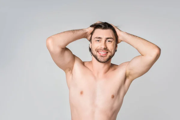 Retrato Hombre Sin Camisa Sonriente Con Peinado Elegante Aislado Gris — Foto de Stock