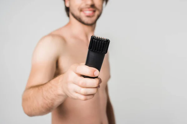 Visão Parcial Homem Sem Camisa Com Cortador Elétrico Isolado Cinza — Fotografia de Stock Grátis